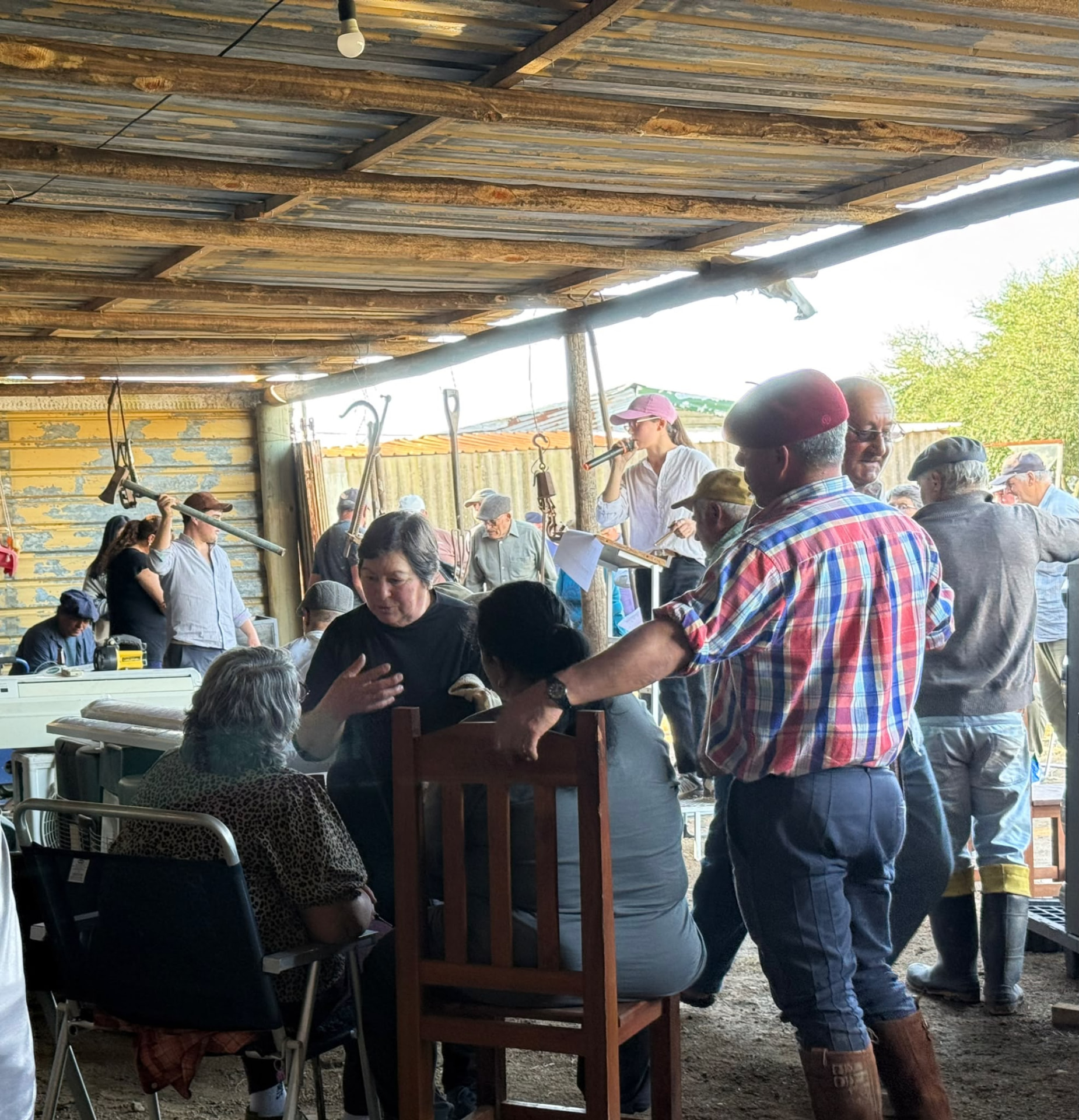 Público reunido en un remate presencial